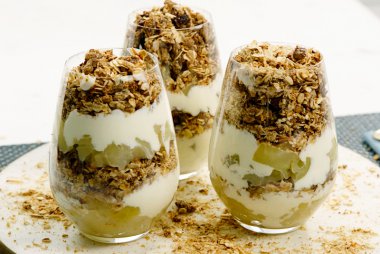 Chai Spiced Apple Crumbles