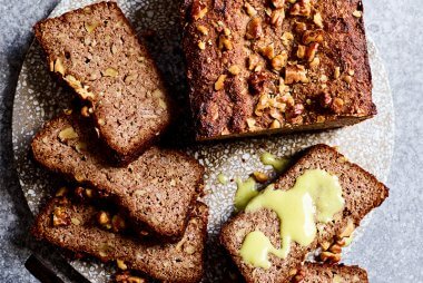 banana and walnut bread
