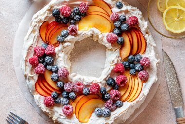 pavlova wreath