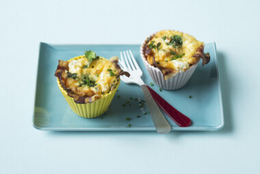 bacon and egg muffins