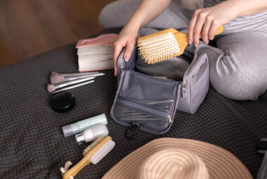 travel-friendly-make-up