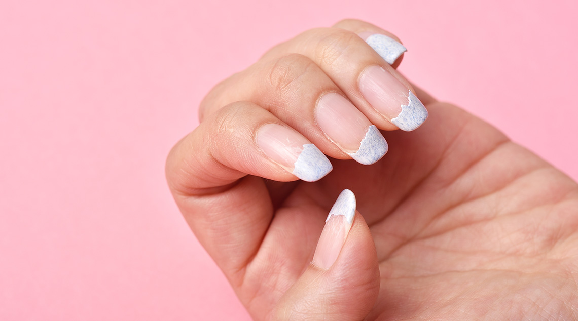 repair-damaged-nails
